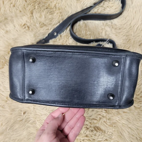 Vintage Coach 9966 Legacy Zip Crossbody Bag Black Silver Hardware